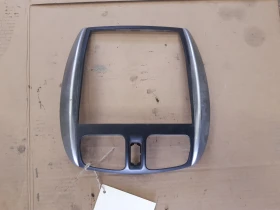 Централна конзола,лайсна Мазда примаси 2.0д 