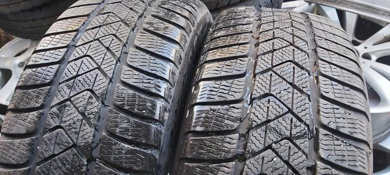 Гуми Зимни 225/50R17, снимка 3 - Гуми и джанти - 35607536