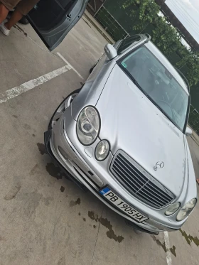 Mercedes-Benz E 320 3.2, снимка 3
