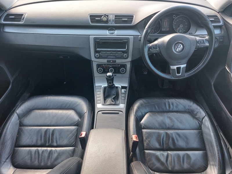 VW Passat 2.0 TDI BlueMotion, снимка 9 - Автомобили и джипове - 37927236