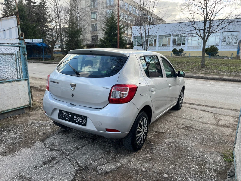 Dacia Sandero 1.5 навигация, снимка 11 - Автомобили и джипове - 44260461