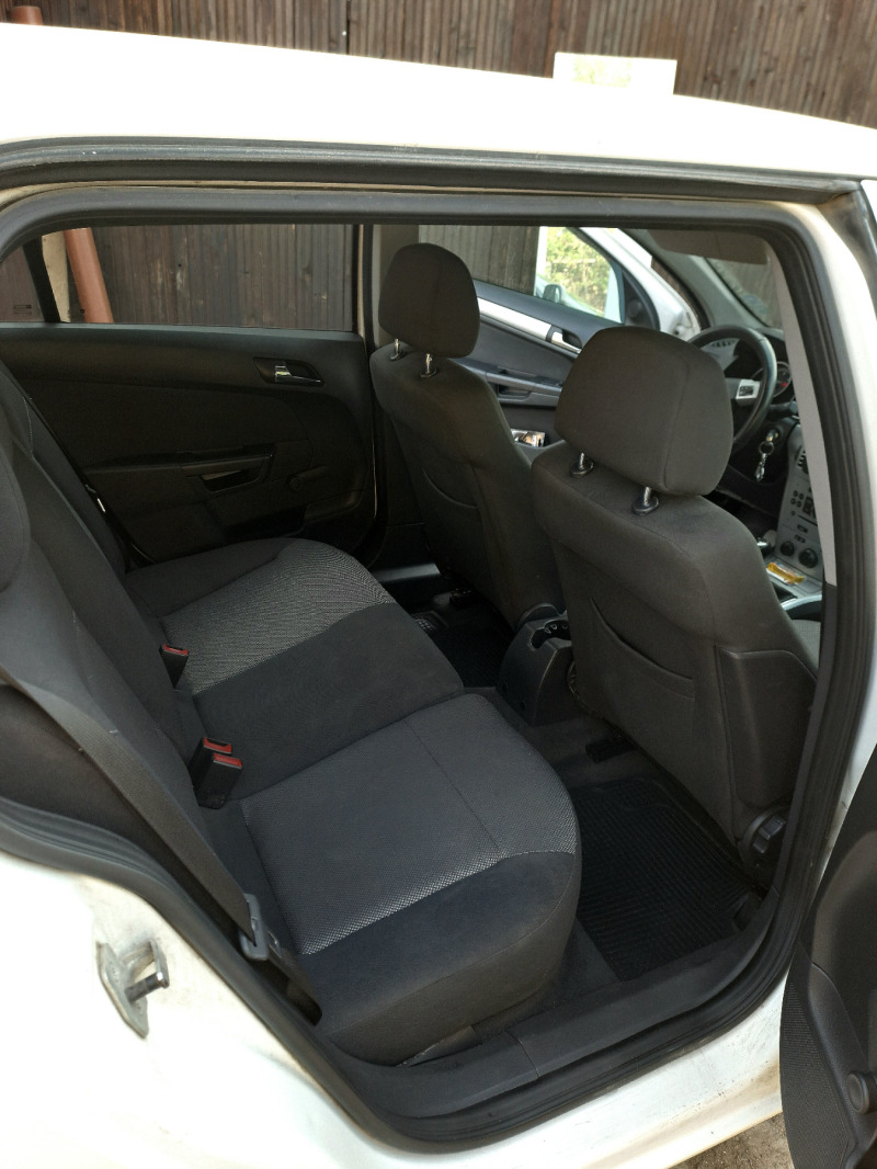 Opel Astra 1.7, снимка 12 - Автомобили и джипове - 46345009