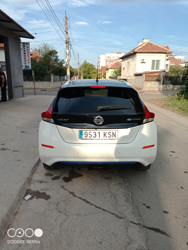 Nissan Leaf , снимка 7 - Автомобили и джипове - 47345743