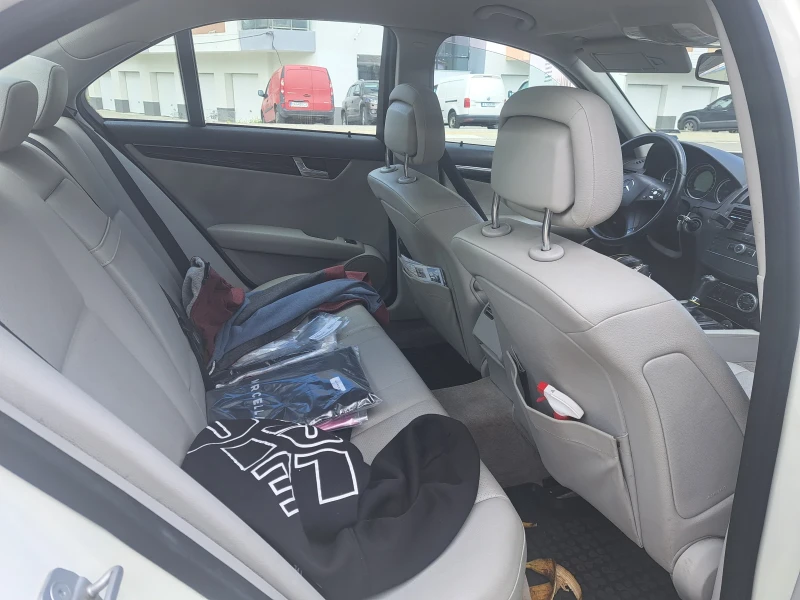 Mercedes-Benz C 200 200cdi, снимка 12 - Автомобили и джипове - 52230171