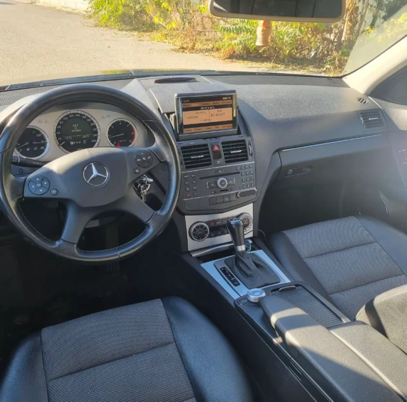 Mercedes-Benz C 220, снимка 6 - Автомобили и джипове - 52400404