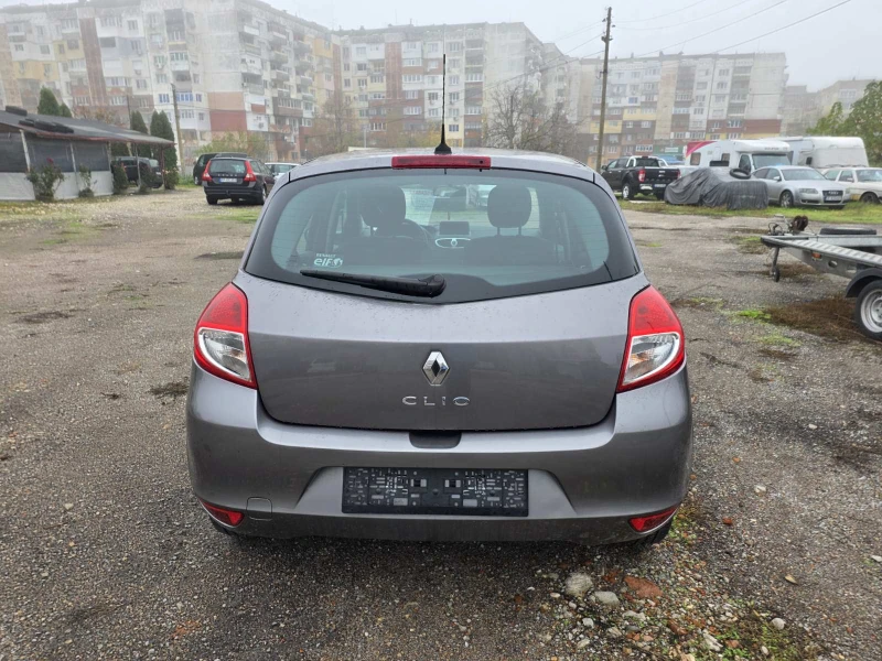 Renault Clio 1.2, снимка 4 - Автомобили и джипове - 52401188