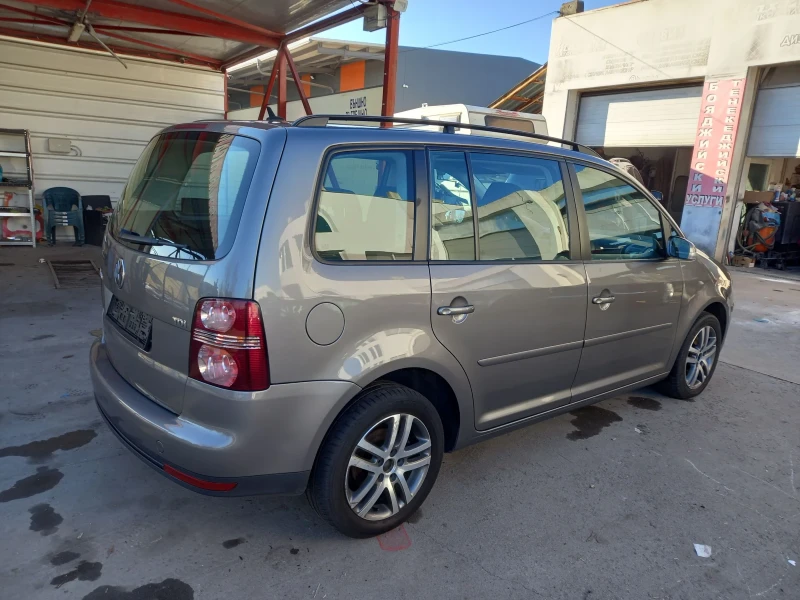 VW Touran 1.9 TDI, снимка 5 - Автомобили и джипове - 52822194