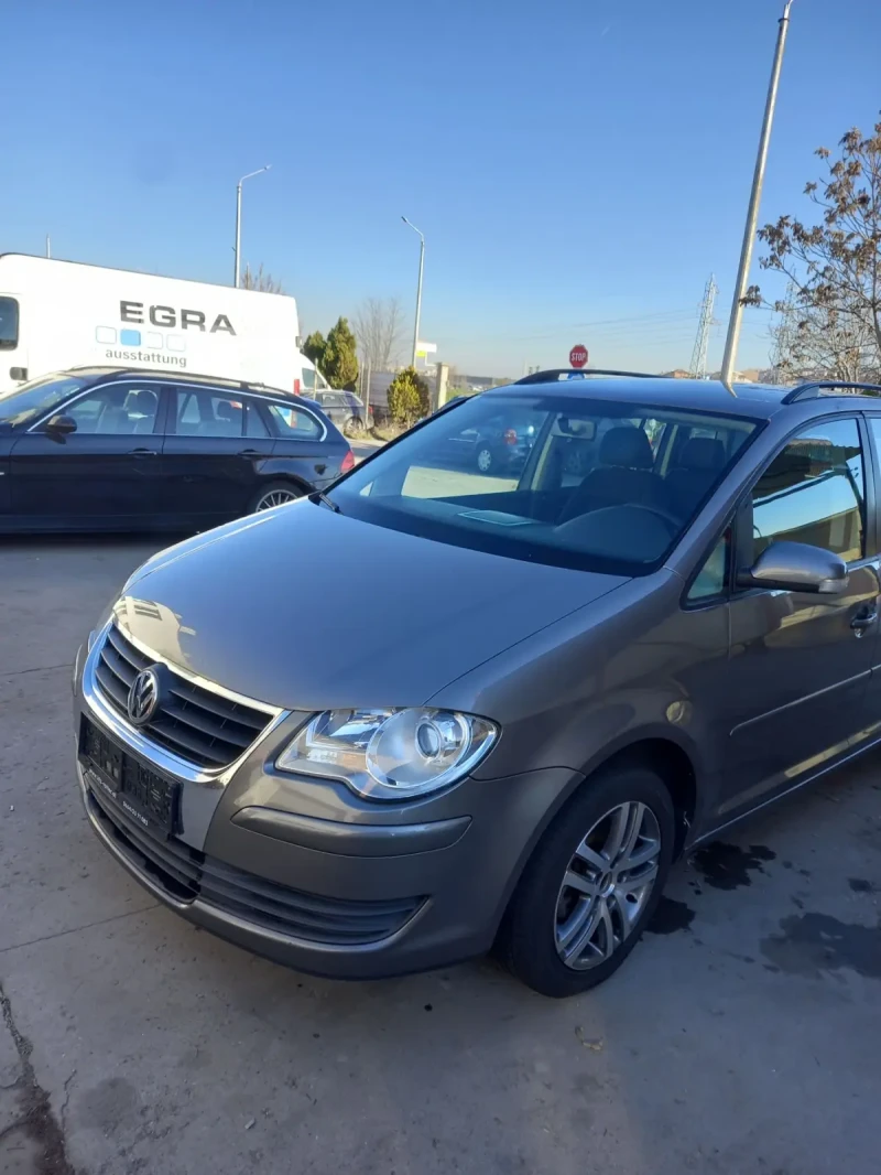 VW Touran 1.9 TDI, снимка 2 - Автомобили и джипове - 52822194