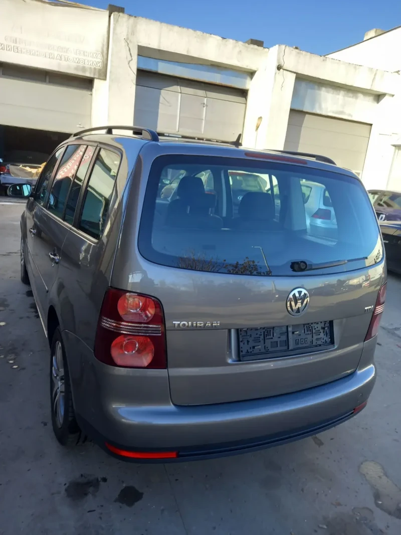 VW Touran 1.9 TDI, снимка 7 - Автомобили и джипове - 52822194