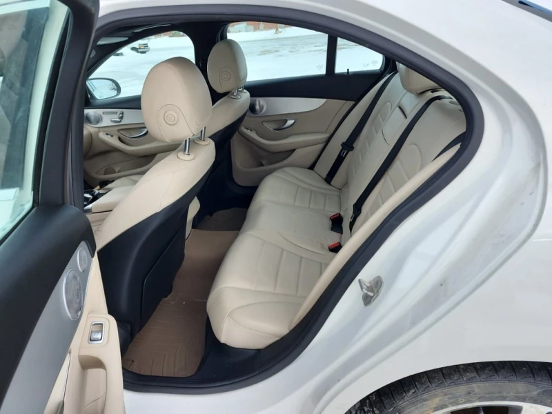 Mercedes-Benz C 300 * CARFAX * БЕЗ ПЪРВОНАЧАЛНА ВНОСКА, снимка 16 - Автомобили и джипове - 53121519