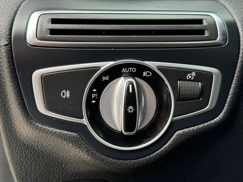 Mercedes-Benz C 300 4MATIC * АвтоКредит (ЦЕНА ДО БГ), снимка 12 - Автомобили и джипове - 53527881