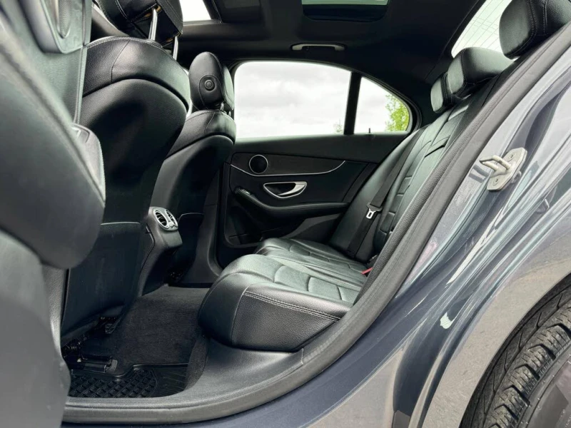 Mercedes-Benz C 300 4MATIC * АвтоКредит (ЦЕНА ДО БГ), снимка 14 - Автомобили и джипове - 53527881
