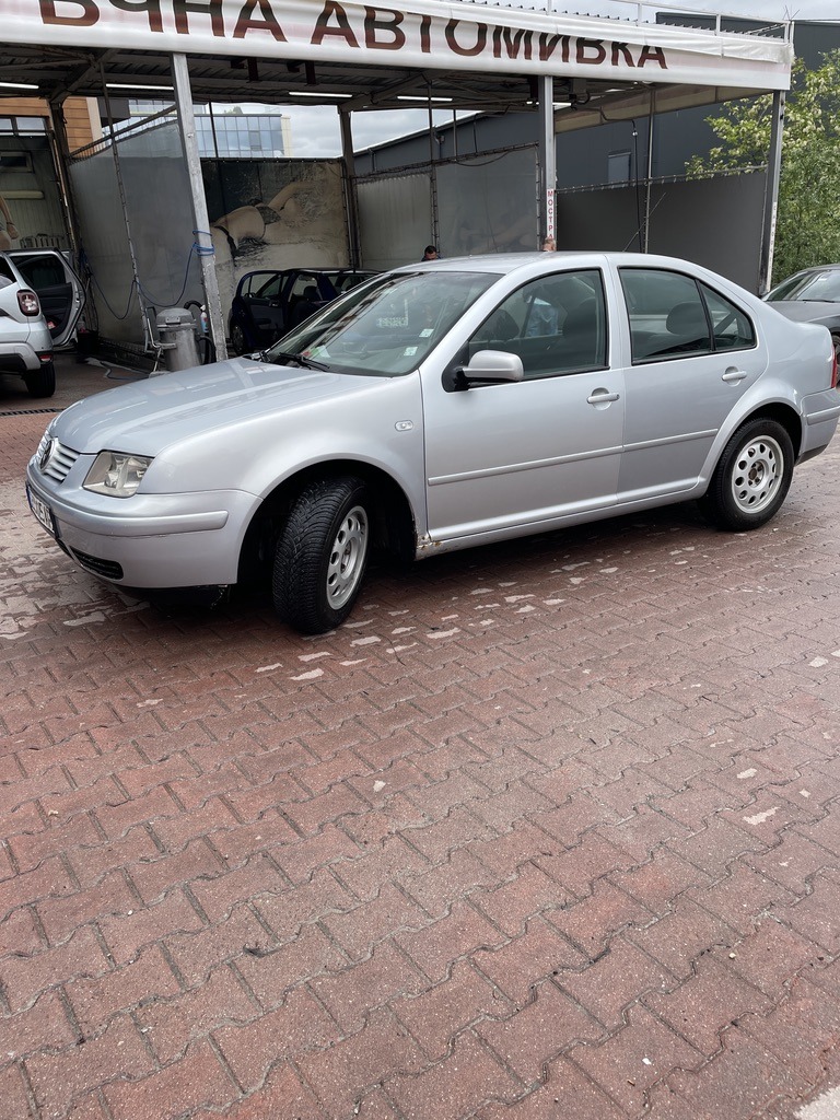 VW Bora, снимка 3 - Автомобили и джипове - 45526864