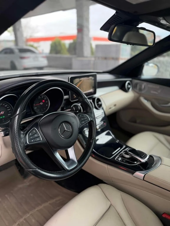 Mercedes-Benz C 300 * CARFAX * БЕЗ ПЪРВОНАЧАЛНА ВНОСКА, снимка 9 - Автомобили и джипове - 53121519