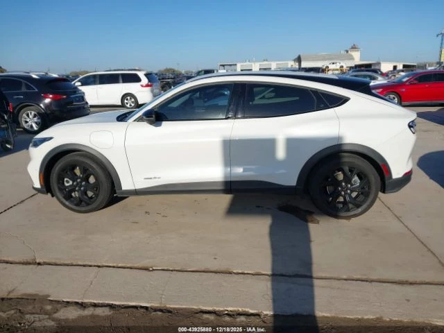Ford Mustang Mach-E SELECT, снимка 13 - Автомобили и джипове - 53772550
