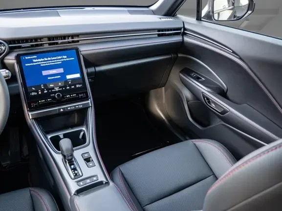 Lexus LBX = NEW = Elegant Гаранция, снимка 9 - Автомобили и джипове - 54042251