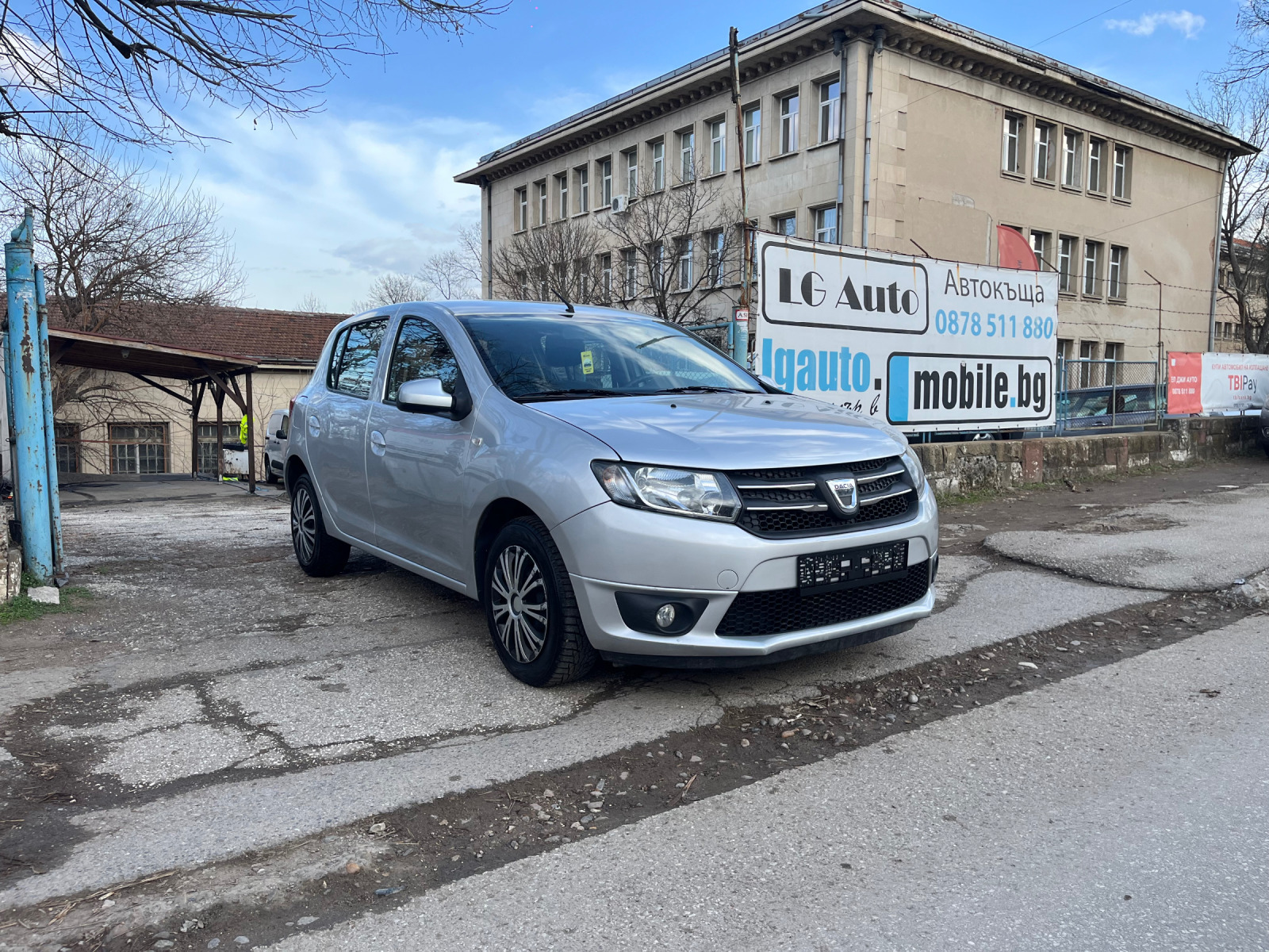 Dacia Sandero 1.5 навигация - изображение 1