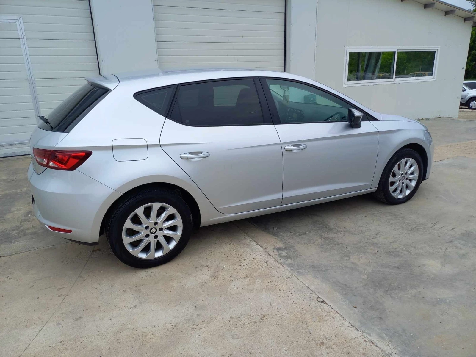 Seat Leon 1.6tdi 105k.c * Navi* UNIKAT*  | Mobile.bg   14