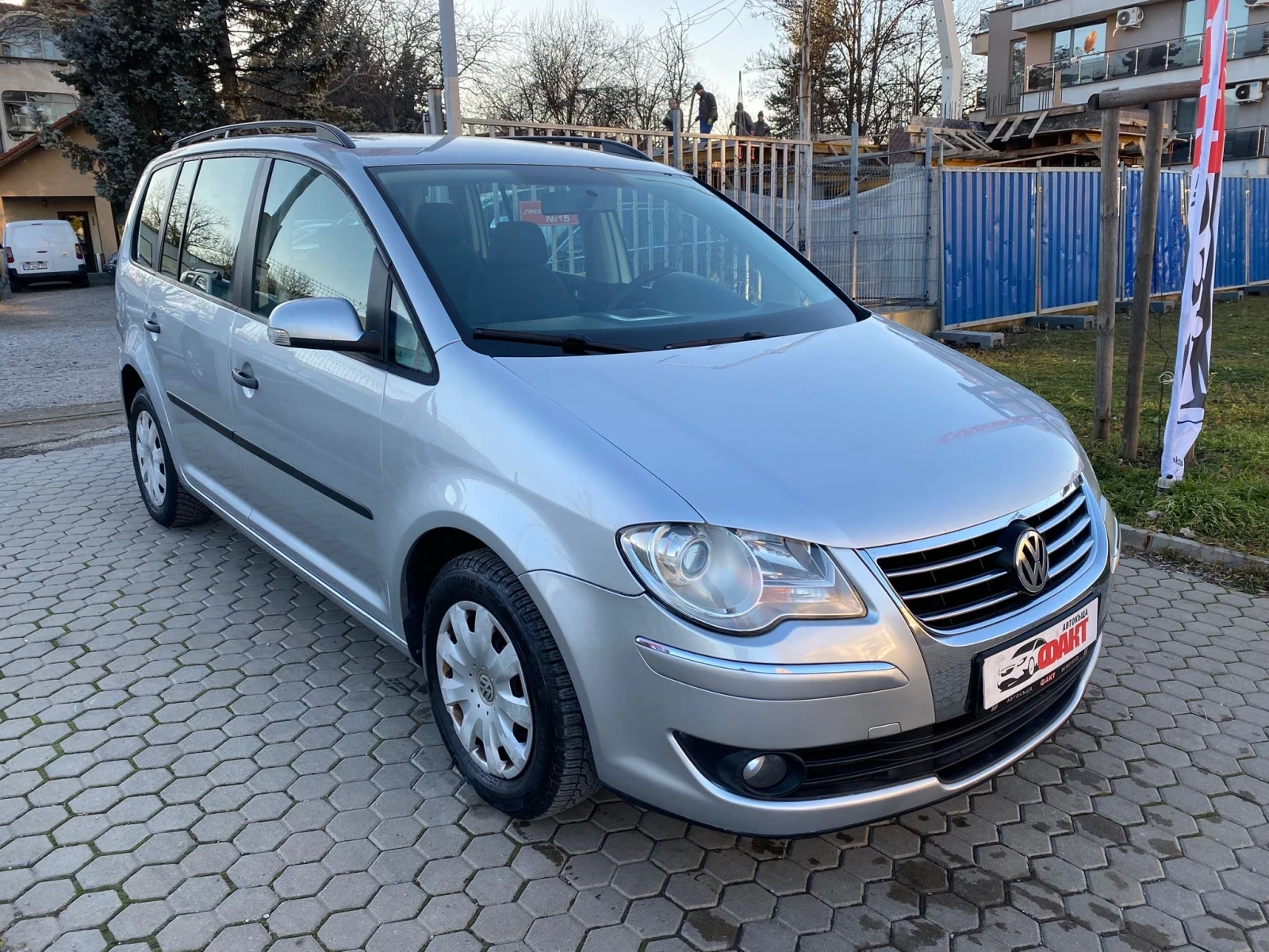 VW Touran 1.6i/7МЕСТЕН  - изображение 3