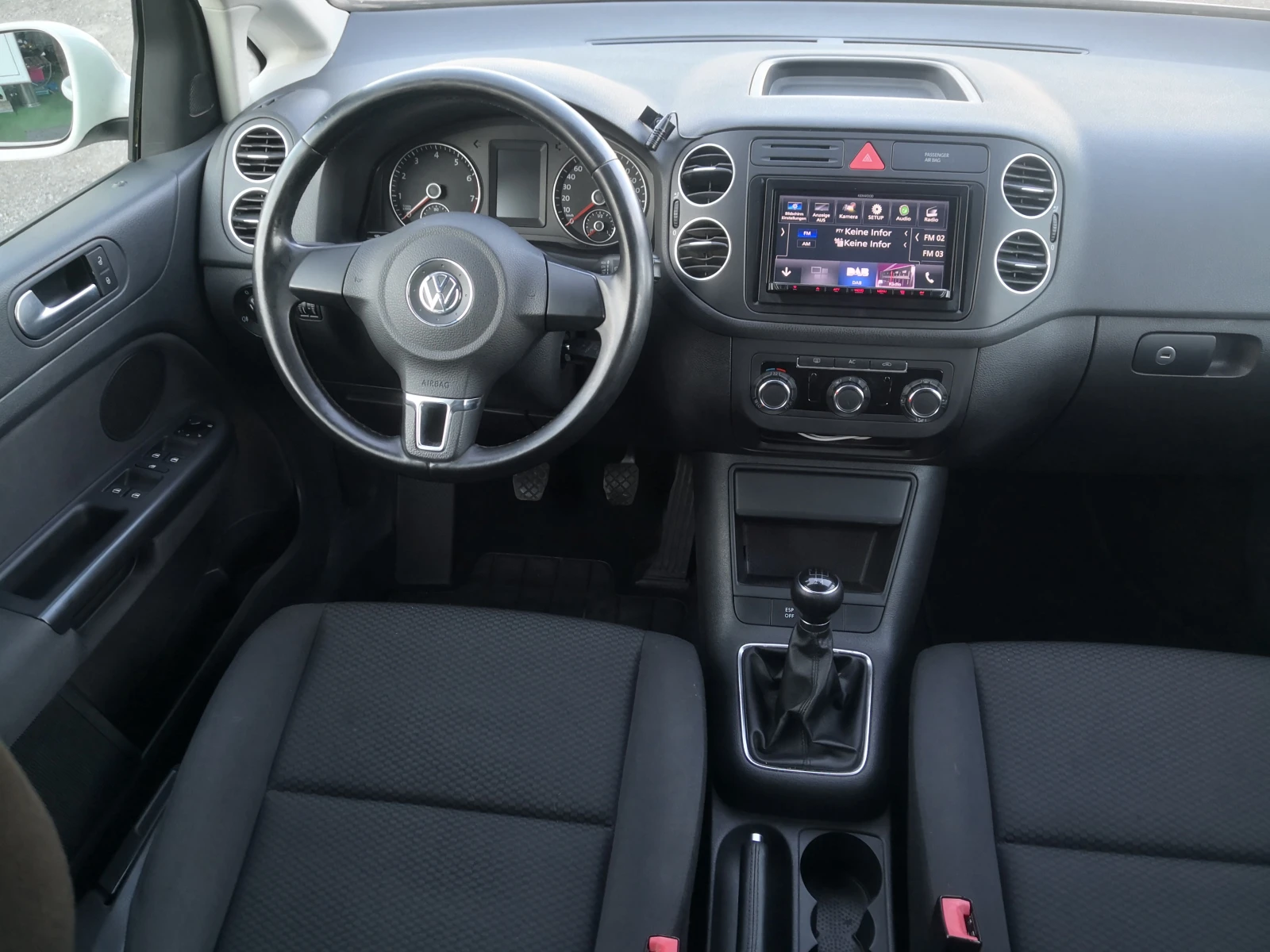 VW Golf Plus 6, 1.6i 102k.c. Евро5 - изображение 7