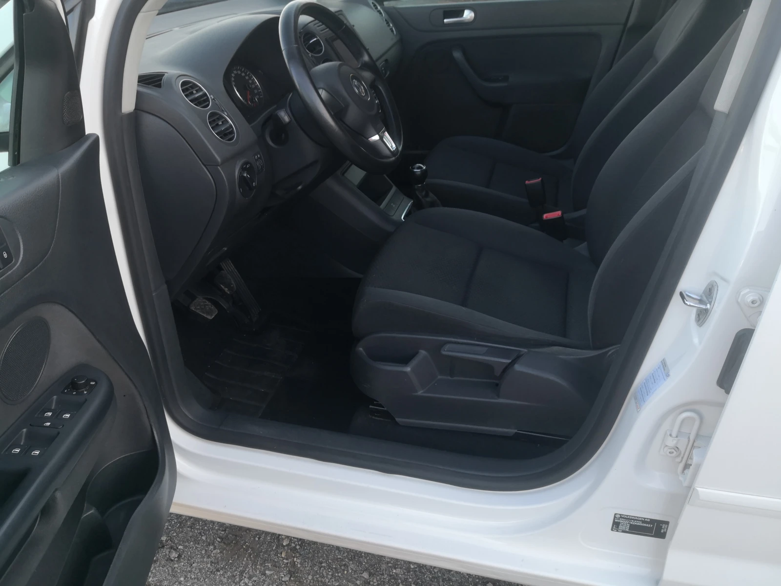 VW Golf Plus 6, 1.6i 102k.c. Евро5 - изображение 8