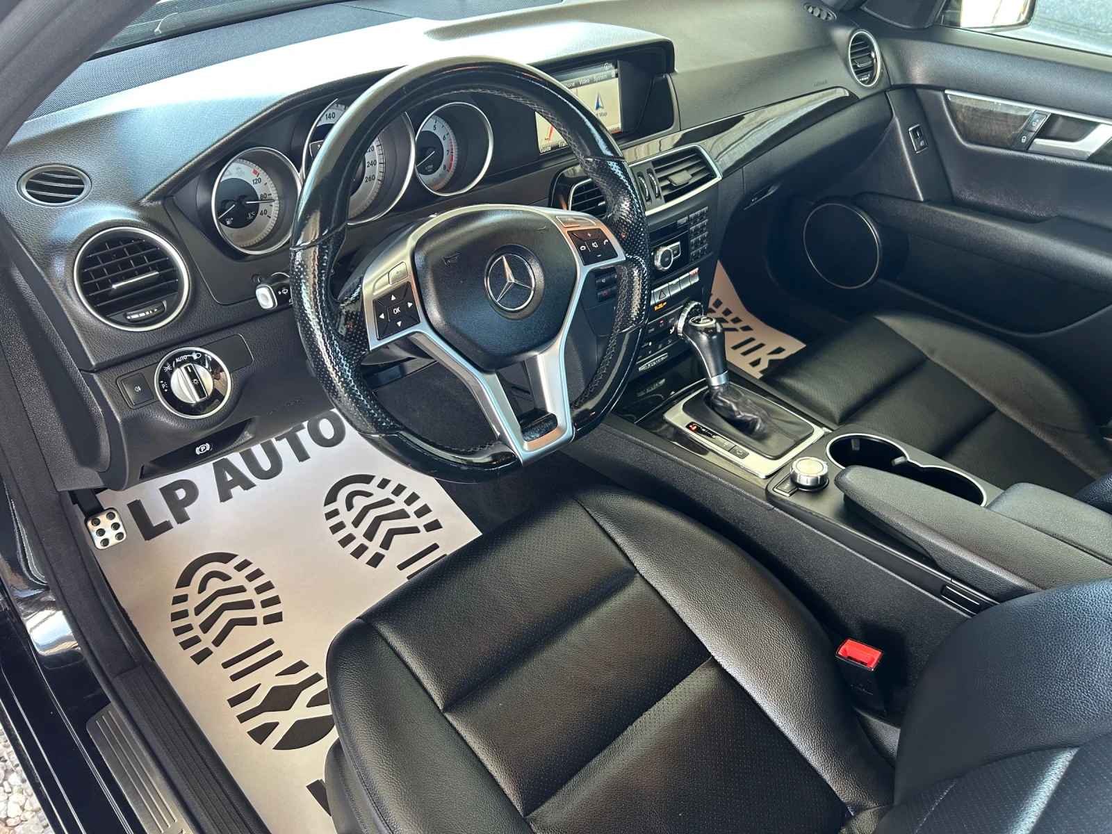 Mercedes-Benz C 300 * AMG* LINE* Premium* Гаранция*  - изображение 7