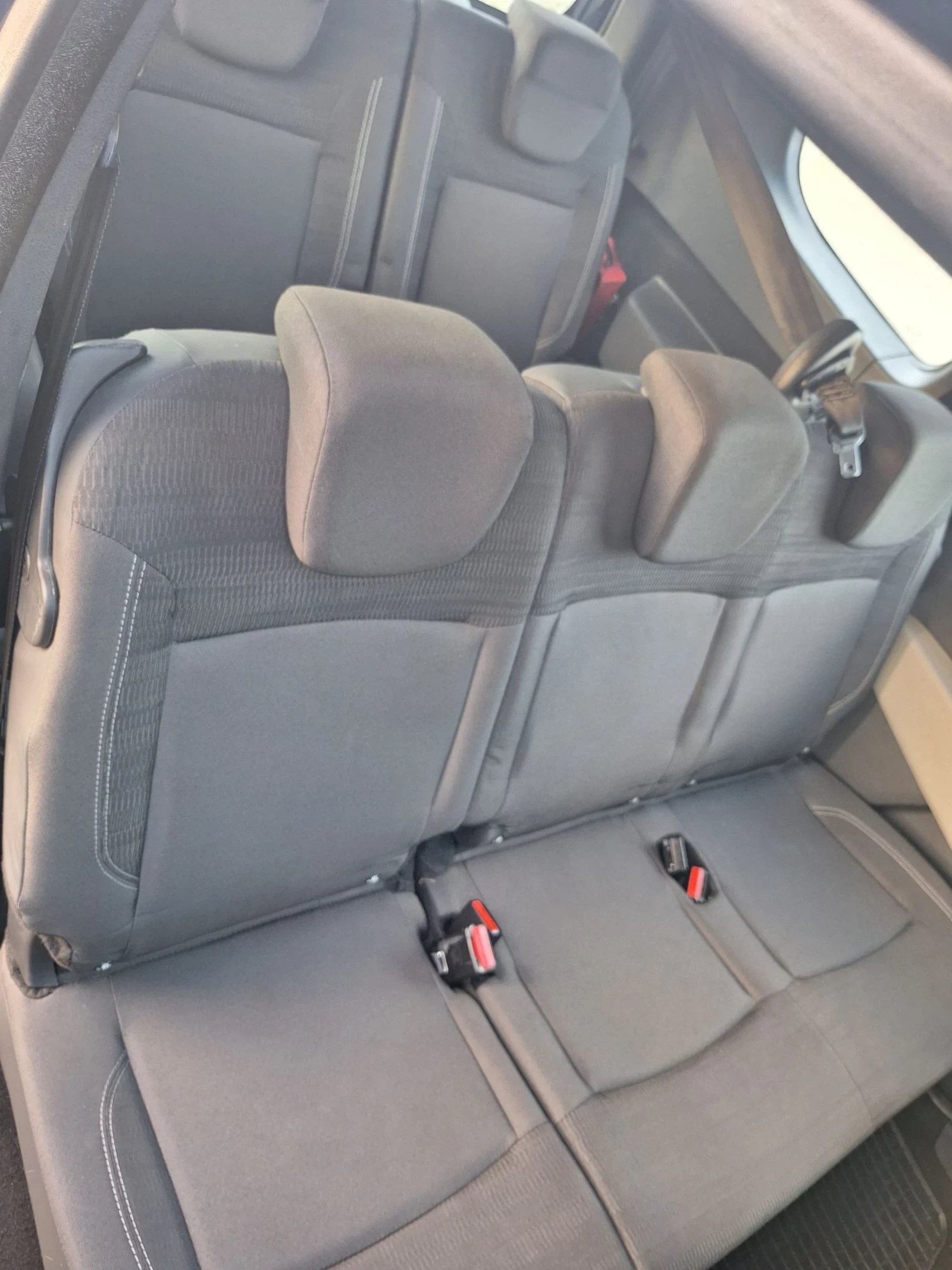Dacia Lodgy 1.6i - изображение 8