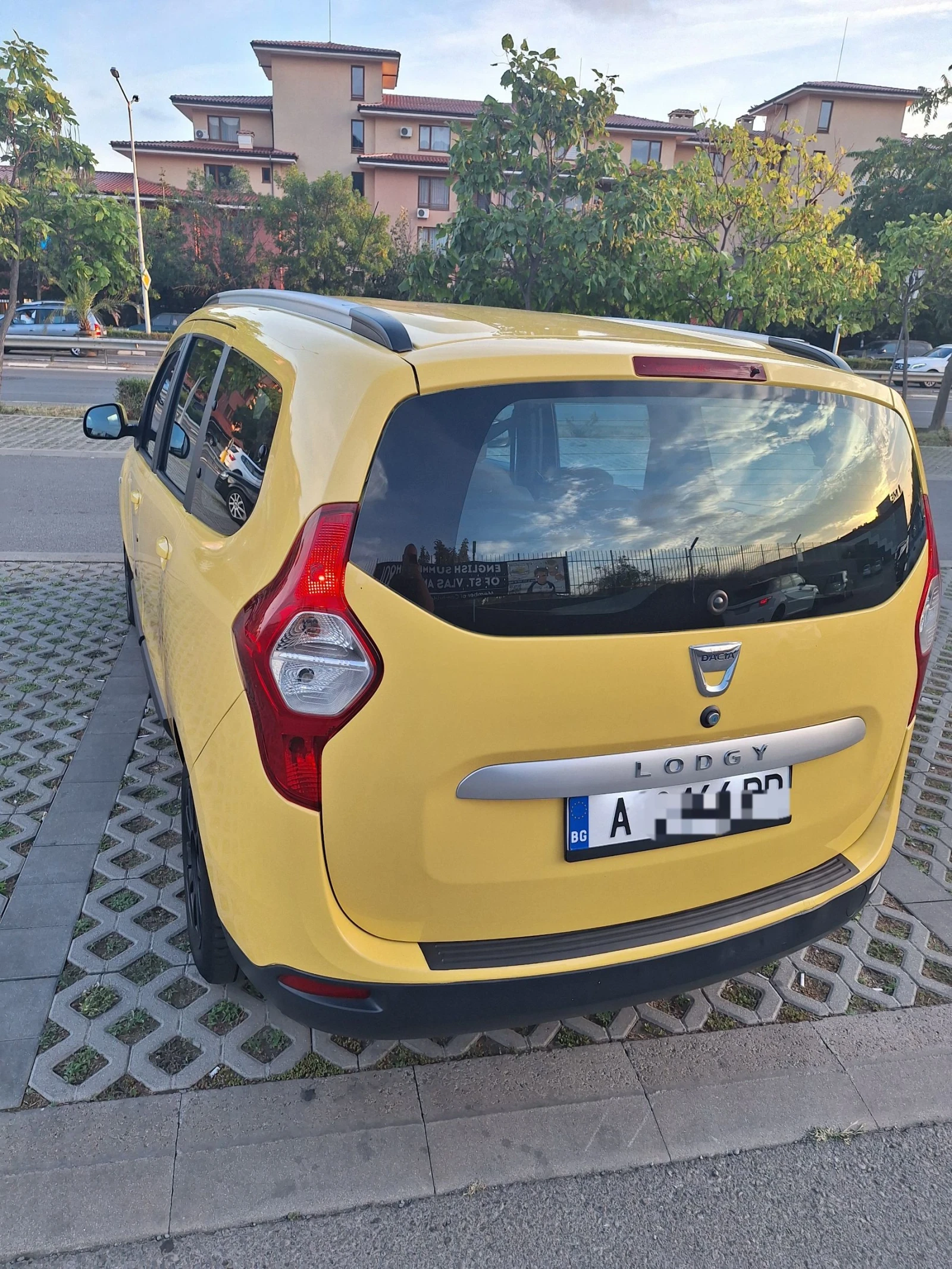 Dacia Lodgy 1.6i - изображение 6