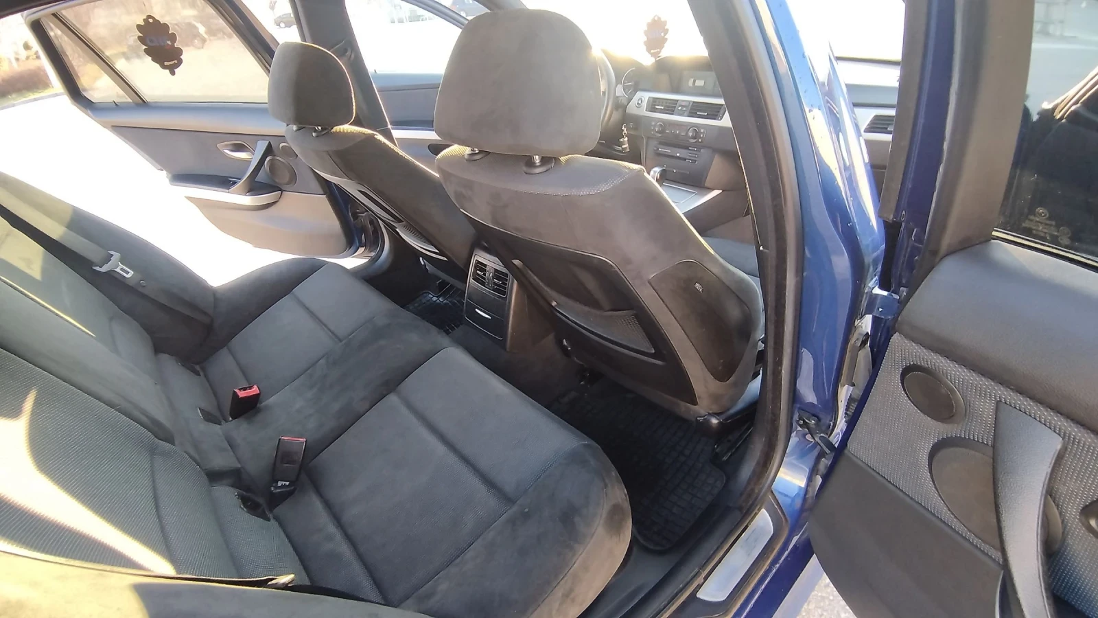 BMW 330 M-Paket, снимка 7 - Автомобили и джипове - 53374096