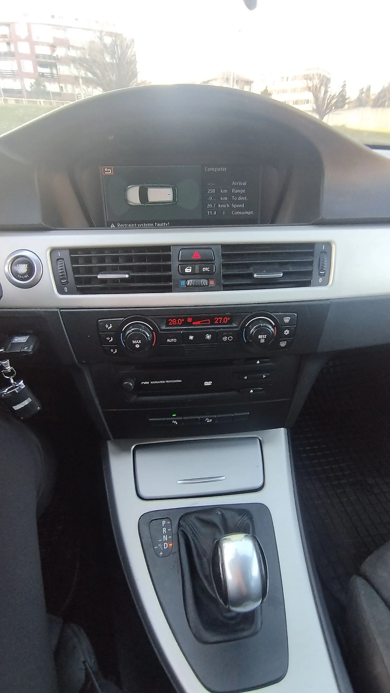 BMW 330 M-Paket, снимка 5 - Автомобили и джипове - 53374096