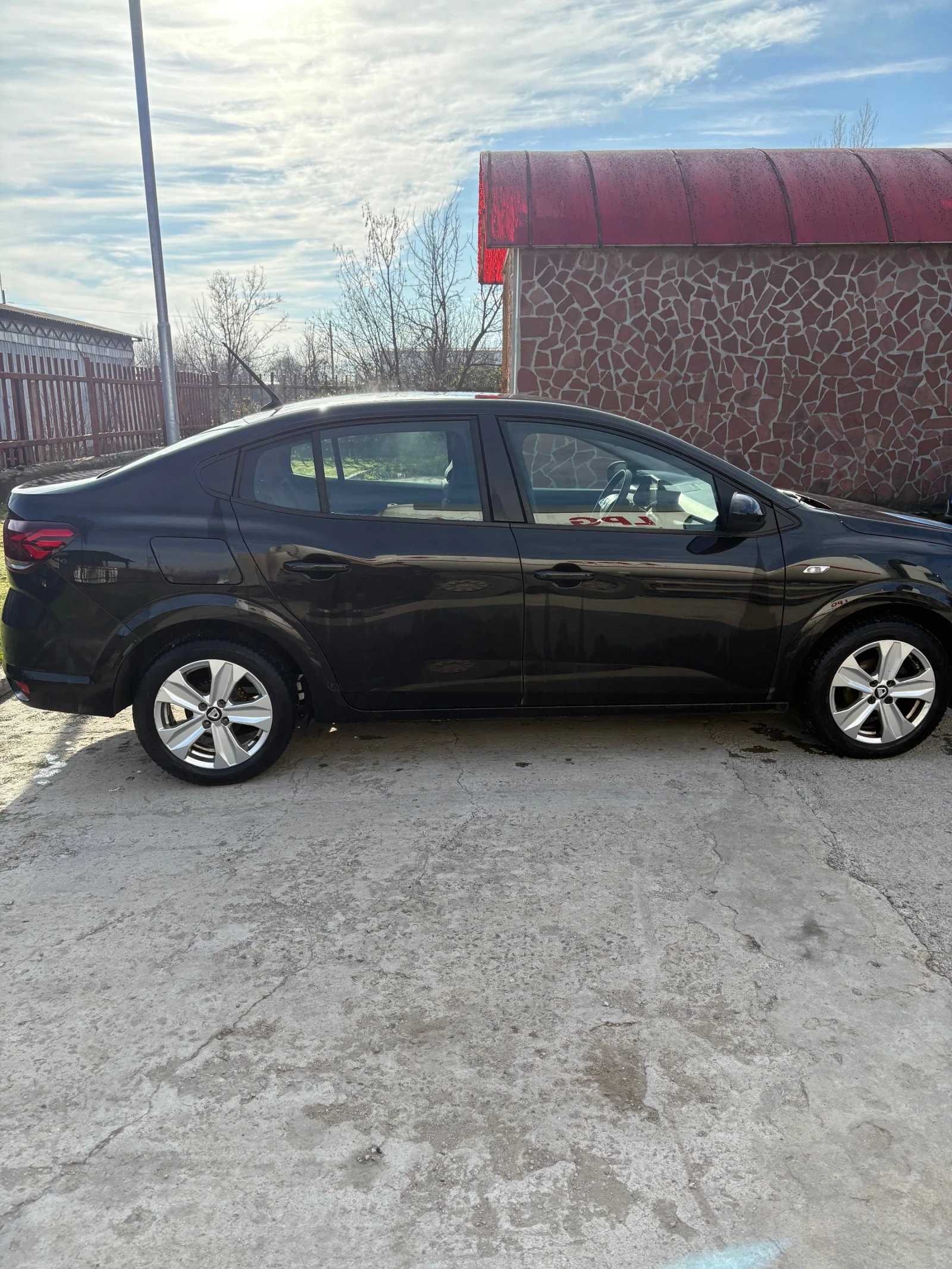 Dacia Logan 1.0 Тсе LPG ГАРАНЦИОНЕН, снимка 5 - Автомобили и джипове - 53996711