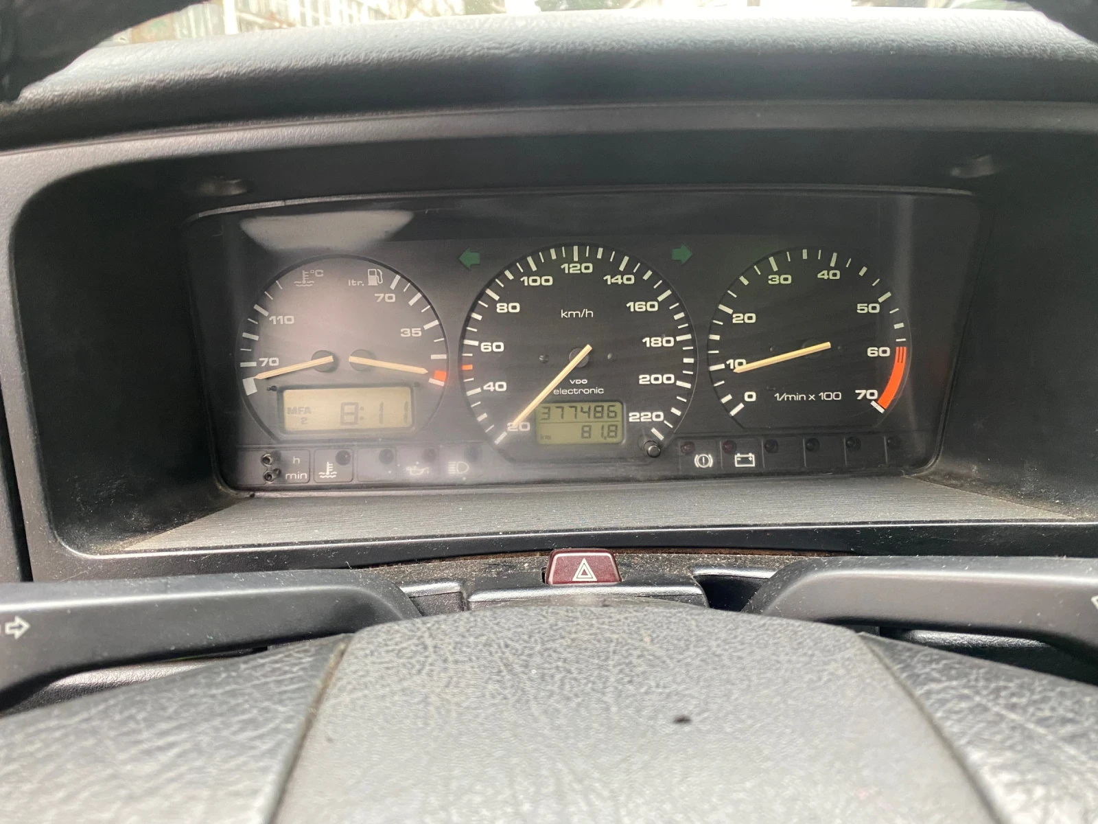 VW Passat 1.8, снимка 5 - Автомобили и джипове - 54480649