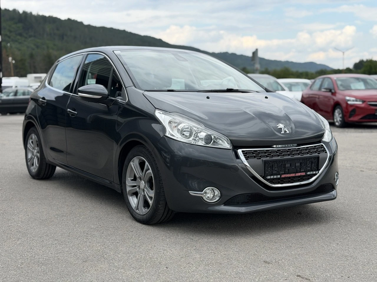 Peugeot 208 1.4i NAVI, снимка 3 - Автомобили и джипове - 55016557