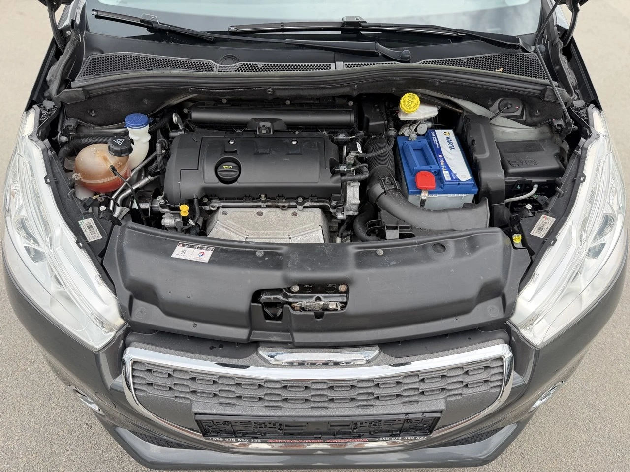 Peugeot 208 1.4i NAVI, снимка 17 - Автомобили и джипове - 55016557