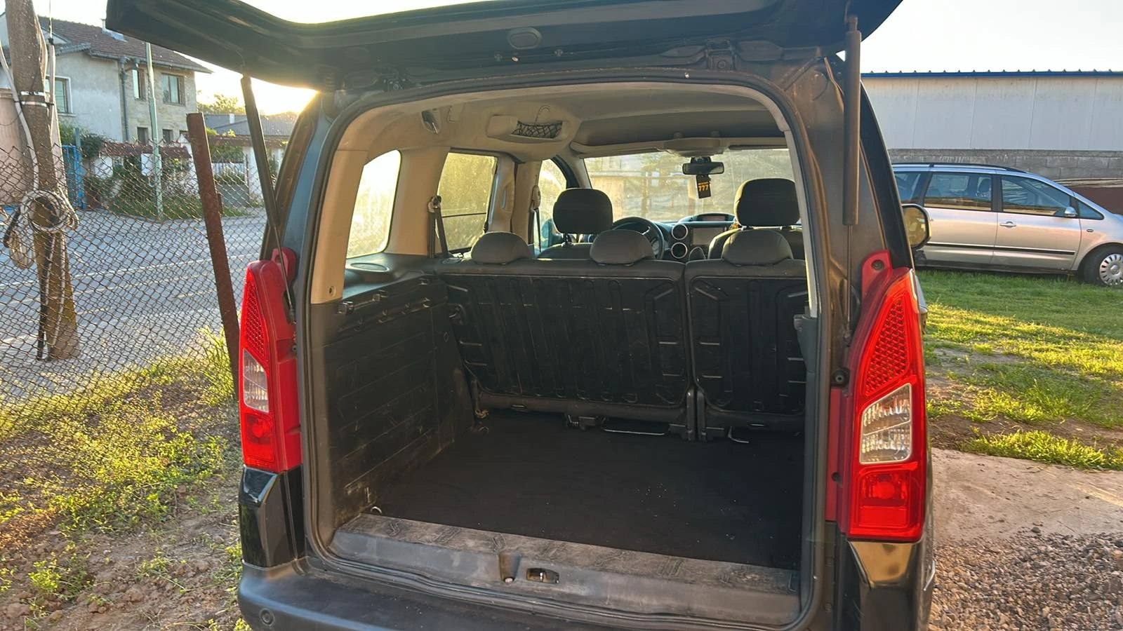 Peugeot Partner Tepee, снимка 6 - Автомобили и джипове - 55102625