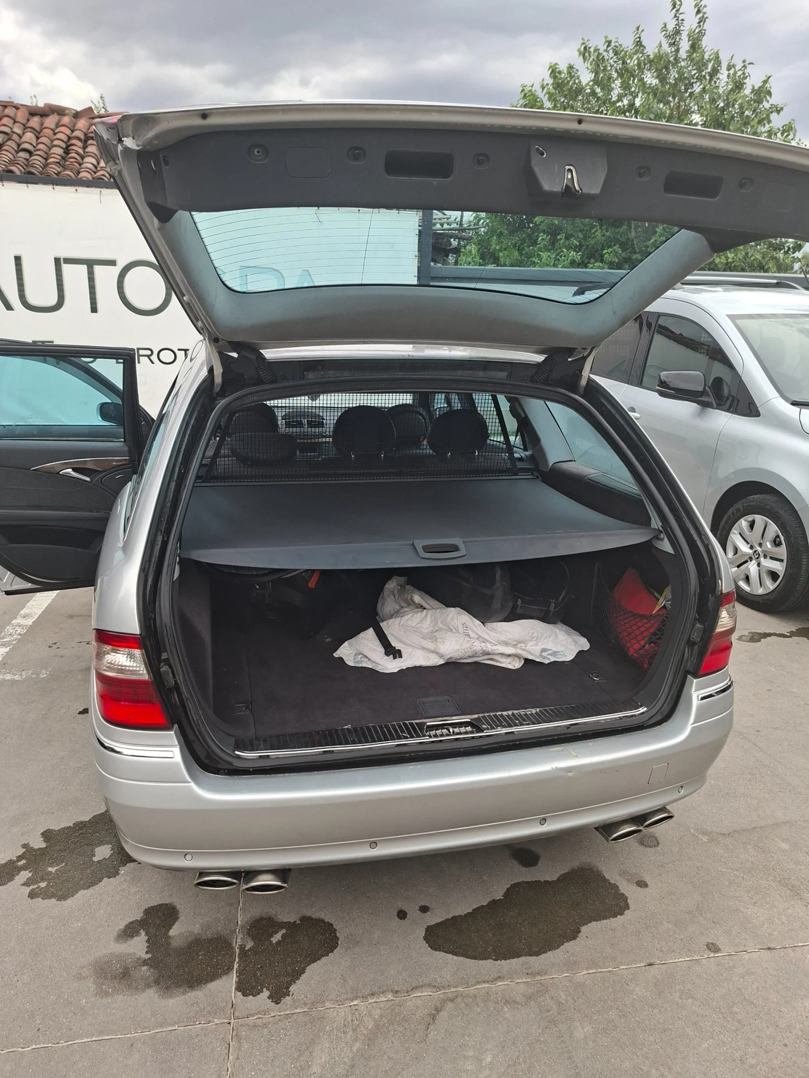 Mercedes-Benz E 320 3.2, снимка 12 - Автомобили и джипове - 55409730