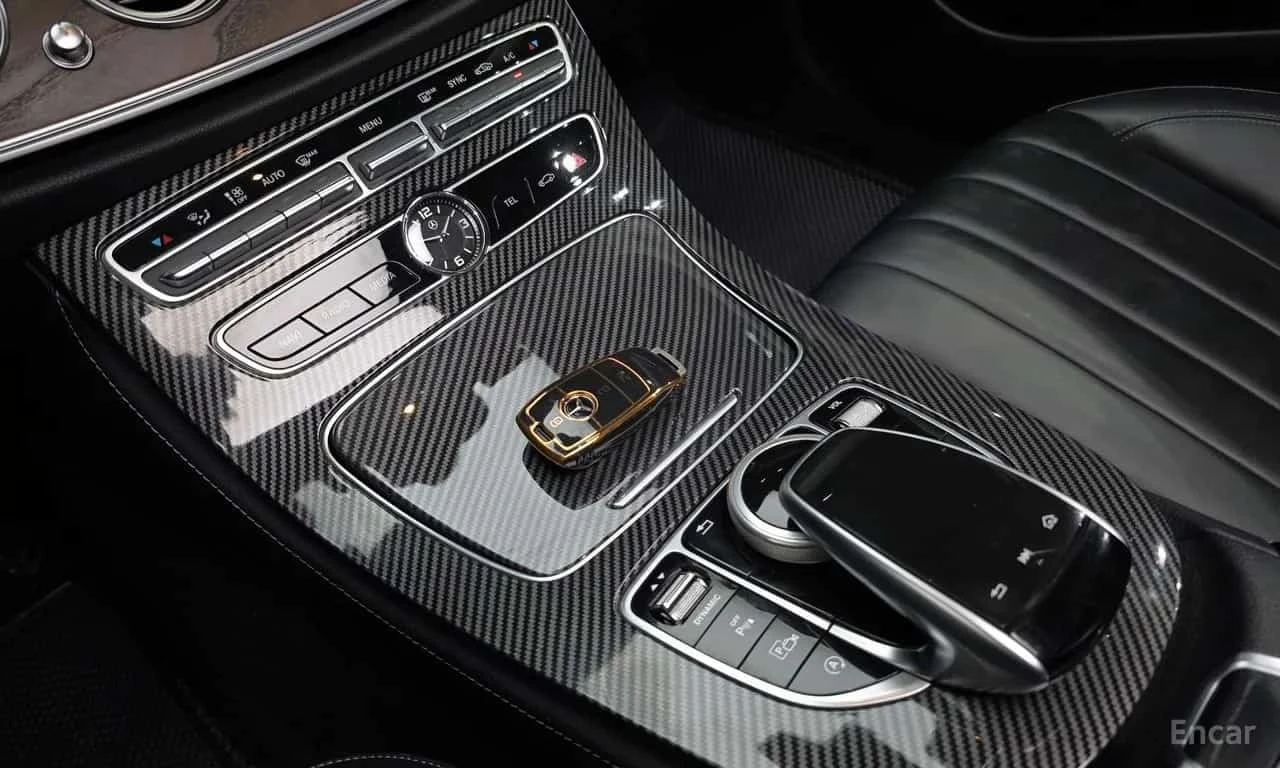 Mercedes-Benz E 220 d 4MATIC Exclusive, снимка 17 - Автомобили и джипове - 56319129