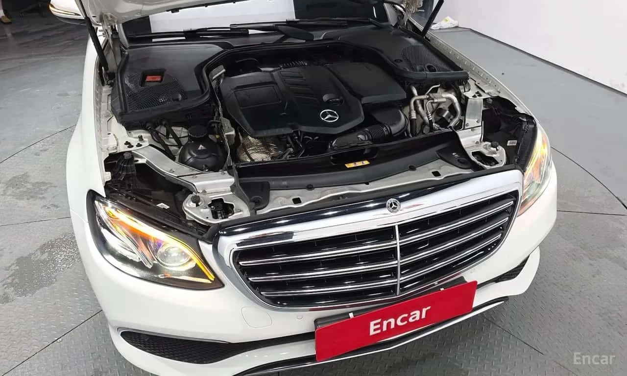 Mercedes-Benz E 220 d 4MATIC Exclusive, снимка 6 - Автомобили и джипове - 56319129