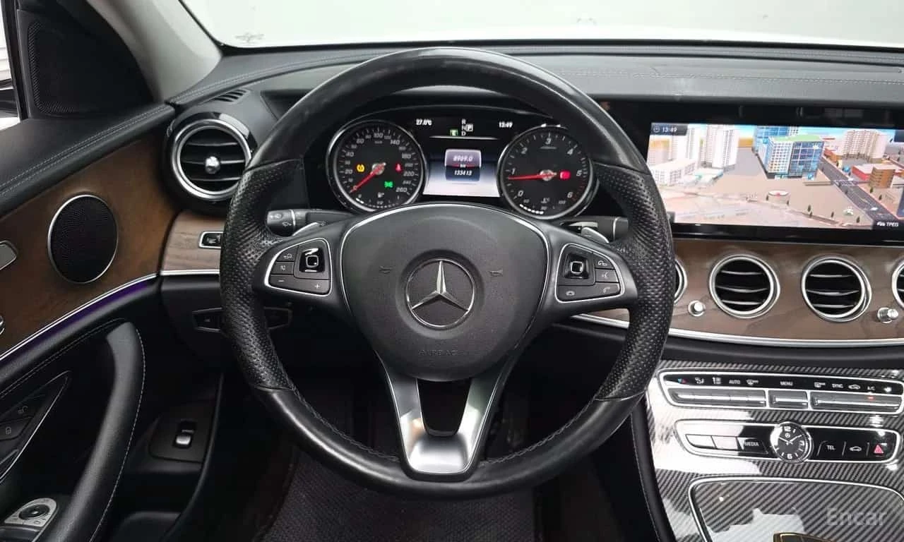 Mercedes-Benz E 220 d 4MATIC Exclusive, снимка 14 - Автомобили и джипове - 56319129