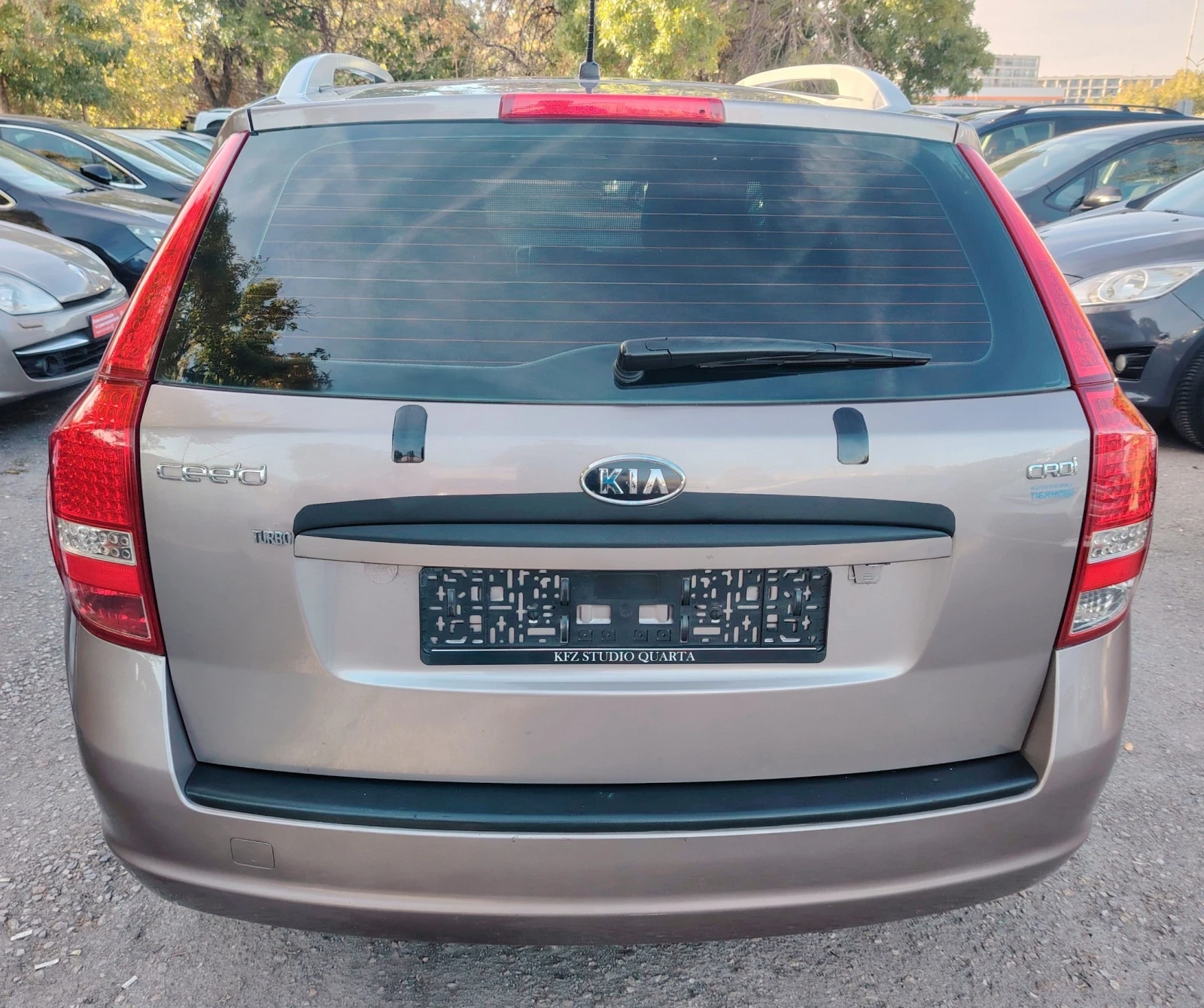 Kia Ceed 1.6CRD-i/Femili, снимка 7 - Автомобили и джипове - 56331904