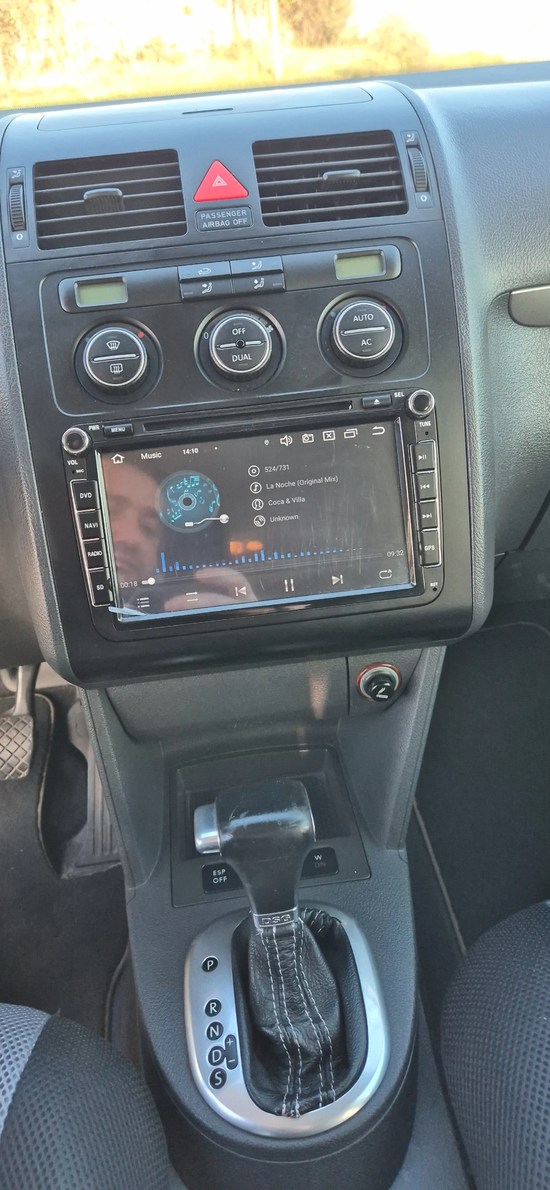 VW Touran Cross 2.0tdi, снимка 5 - Автомобили и джипове - 56410322