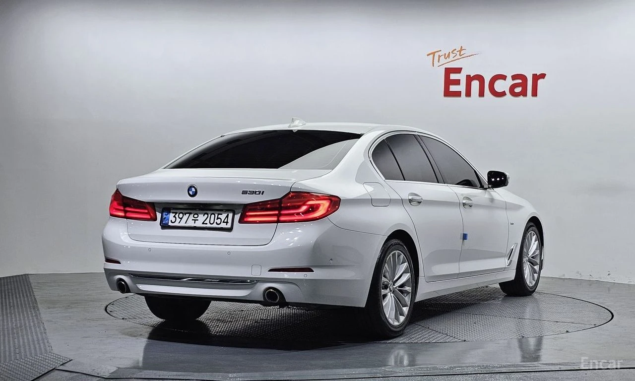 BMW 530 * 530i Luxury Plus* , снимка 2 - Автомобили и джипове - 56411287