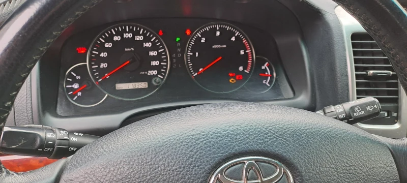 Toyota Land cruiser 3.0 D-4D, снимка 7 - Автомобили и джипове - 48459800