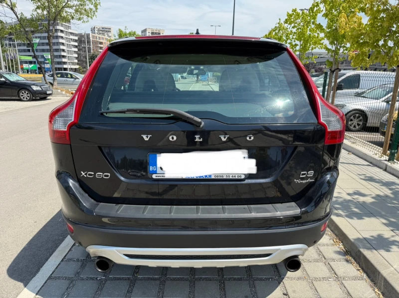 Volvo XC60 R-Design D3 2.0 163к.с., снимка 10 - Автомобили и джипове - 51127372