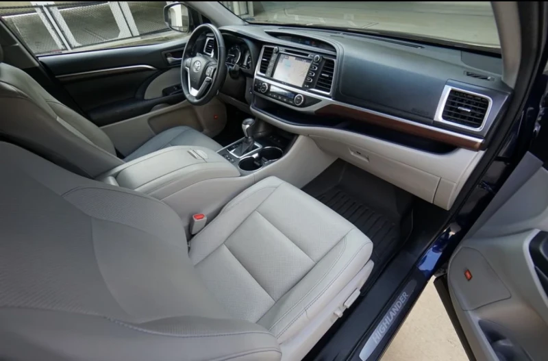 Toyota Highlander LIMITED * * 7 МЕСТА * * CARFAX * * АВТО КРЕДИТ * *, снимка 5 - Автомобили и джипове - 52854335