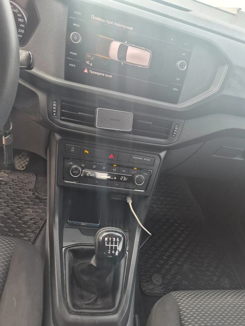 VW T-Cross, снимка 9 - Автомобили и джипове - 53063801