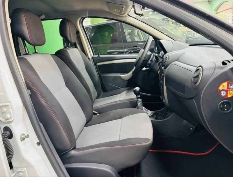 Dacia Duster 1.5DCI/SPORT, снимка 9 - Автомобили и джипове - 53264301