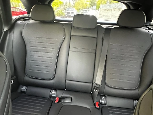 Mercedes-Benz GLC 300 2.0 4MATIC * LED* PANO* AMG* , снимка 17 - Автомобили и джипове - 52725381