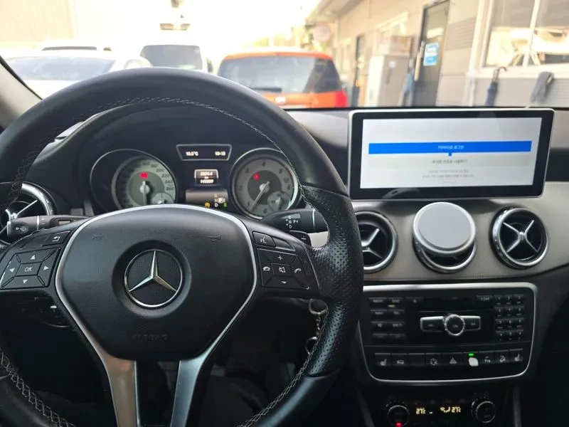Mercedes-Benz GLA D 4Matic, снимка 17 - Автомобили и джипове - 55102985