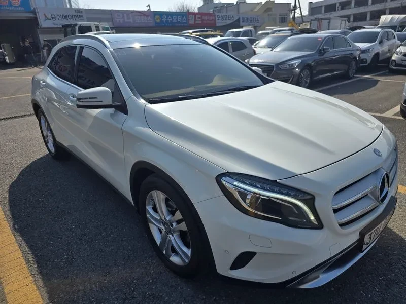 Mercedes-Benz GLA D 4Matic, снимка 2 - Автомобили и джипове - 55102985